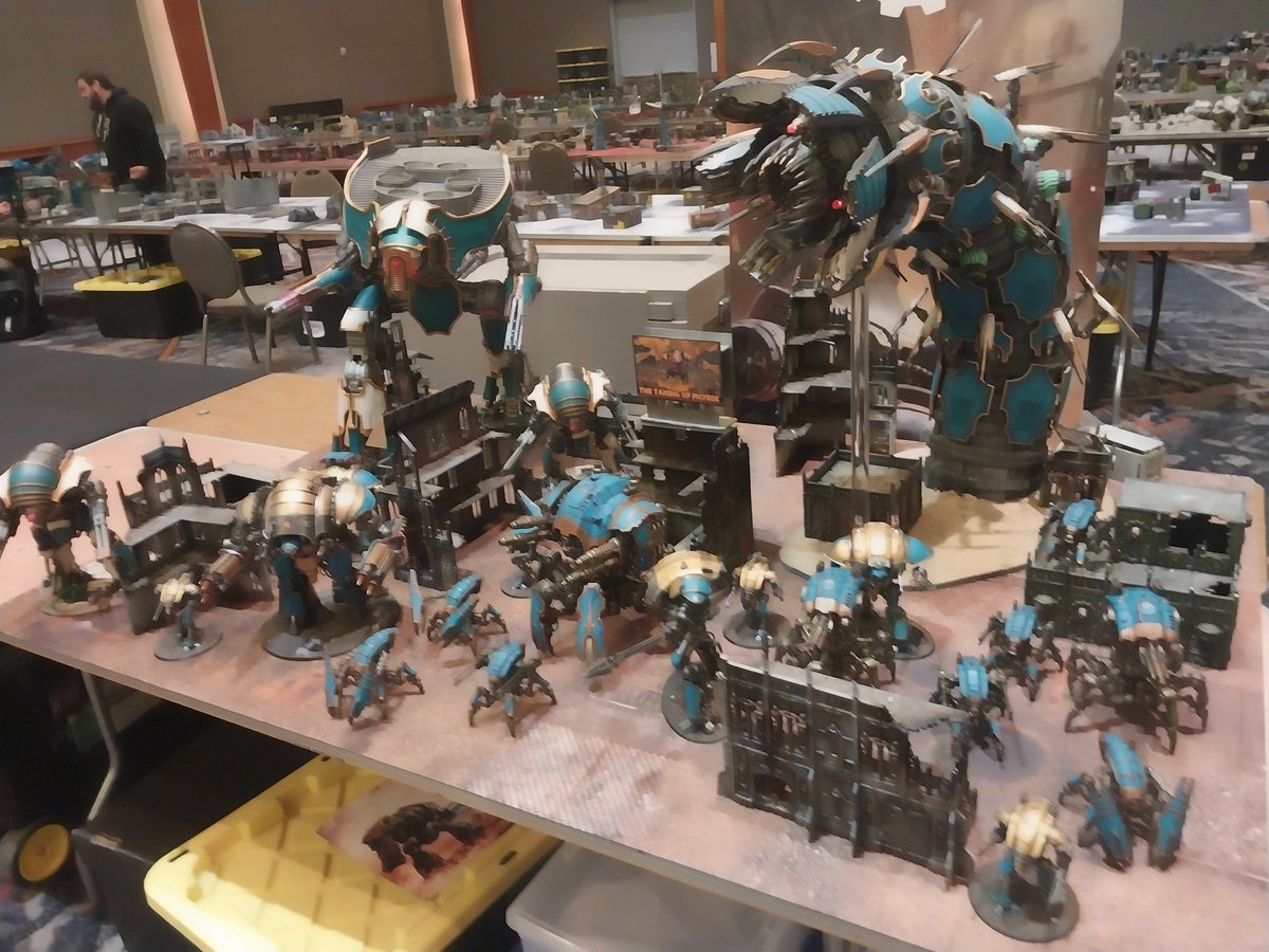 mage_you's tweet image. Some very cool custom titans from the heresy table at adepticon

#adepticon