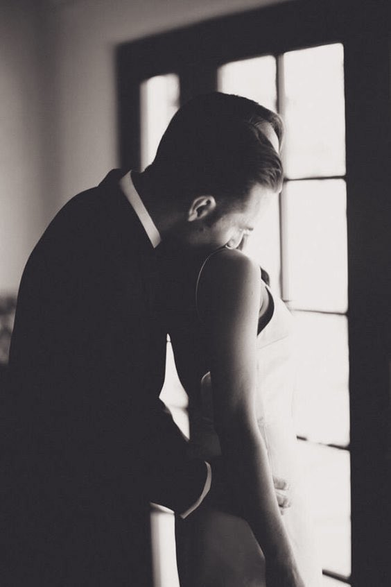 jo_jo69109's tweet image. “La seduzione non è indurre qualcuno a fare cose che non vuole fare…♠️
È indurre qualcuno a fare ciò che segretamente desidera fare…”🌹

Good night 🌙

#secrets