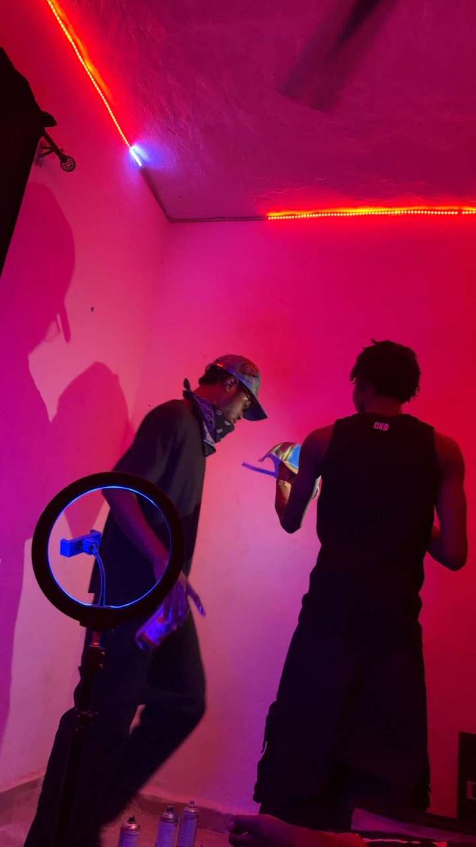 Weird.swago🌟 tweet media