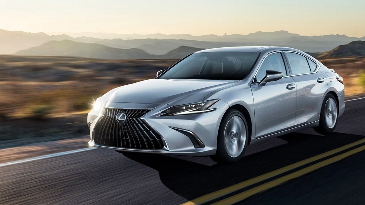lexuseugene's tweet image. Built to elevate your every emotion, the Lexus ES captivates with its dynamic stance and sleek, coupe-like silhouette. 
LEARN MORE  » nuvi.me/il76lu 
#lexuses #es #kendallauto