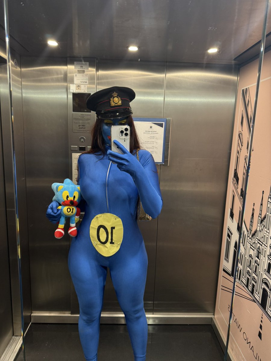 Mark Wallbag tweet media