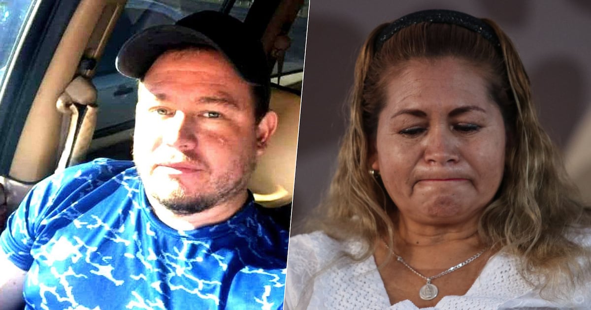 AmaneciendoMx's tweet image. Confirman que restos hallados en Sonora corresponden al hijo de la madre buscadora Ceci Flores

Los restos óseos encontrados el 24 de marzo en Hermosillo fueron identificados mediante ADN como Marco Antonio Sauceda,…

amaneciendo.com.mx/confirman-que-…

#confirman #restos #hallados