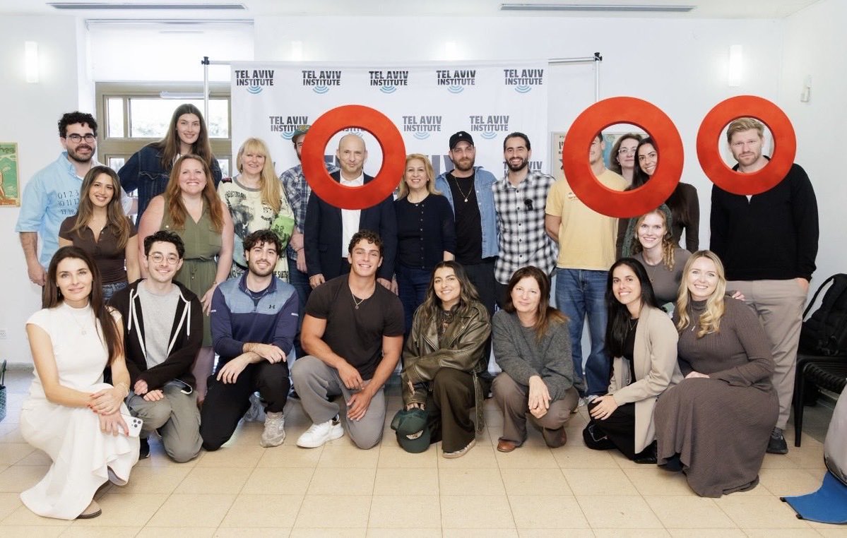 FCKGLOBALIST tweet media