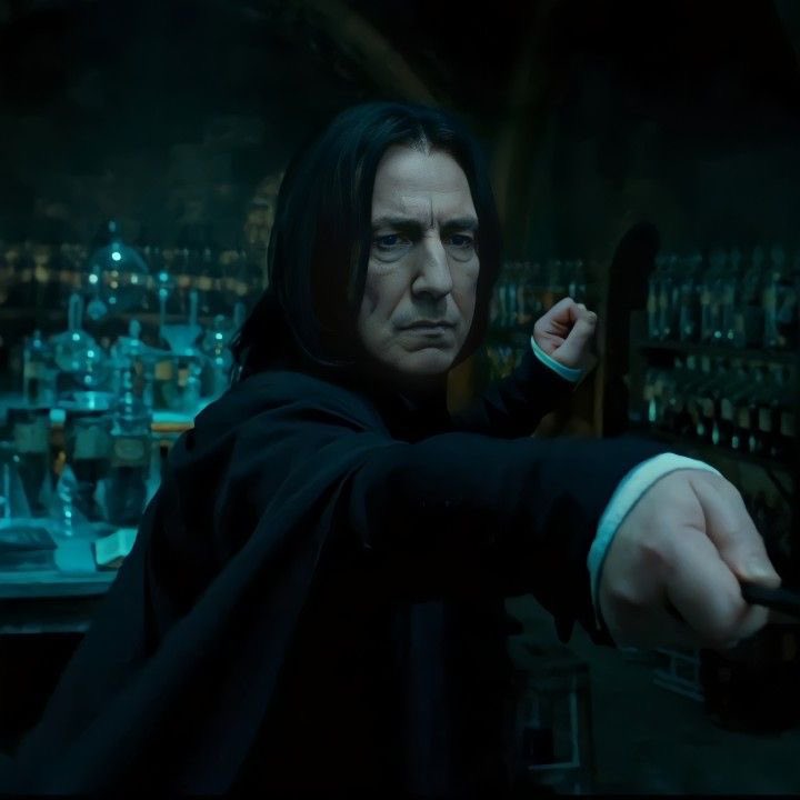 HarryPotterBrr's tweet photo. Alan Rickman interpretou Severus Snape  com maestria 🖤 https://t.co/YCneXwECxf