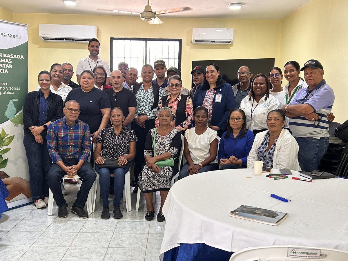faodominicana's tweet photo. Los talleres se realizaron en Mao y Guayubín y contaron con 57 participantes, de los cuales cerca del 46% fueron mujeres. Este proceso permitió ajustar el mapeo de actores y consolidar un instrumento dinámico, clave para una implementación participativa e inclusiva. https://t.co/affTCzwcMv