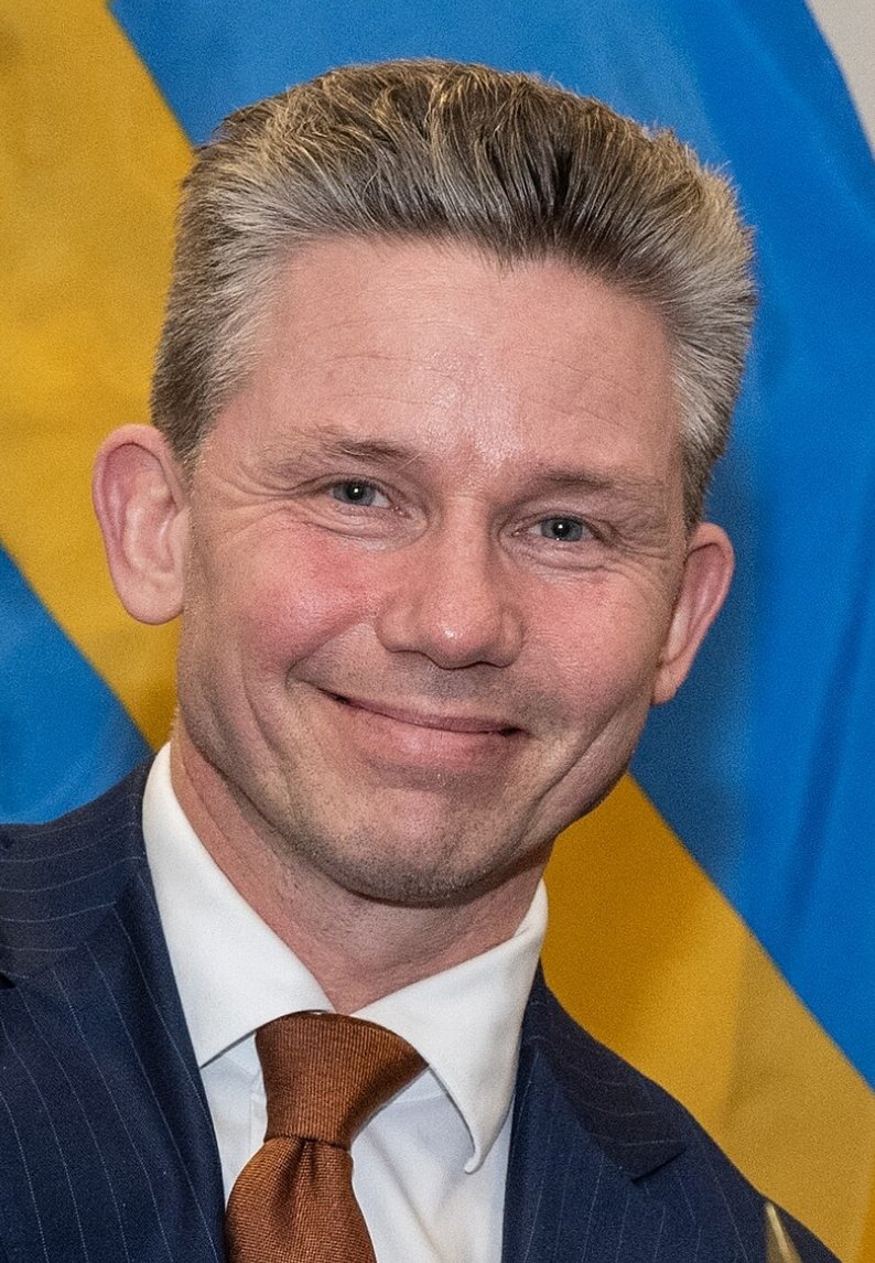 Robert Knutsson tweet media