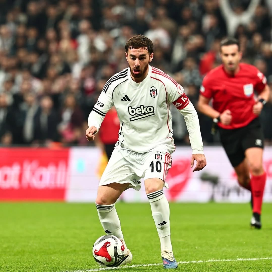 ⃟⃟⃟ tweet media