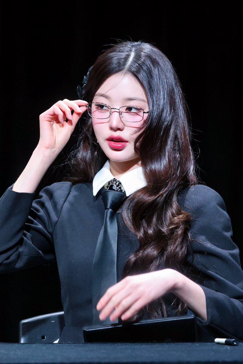 ref：^0^rain tweet media