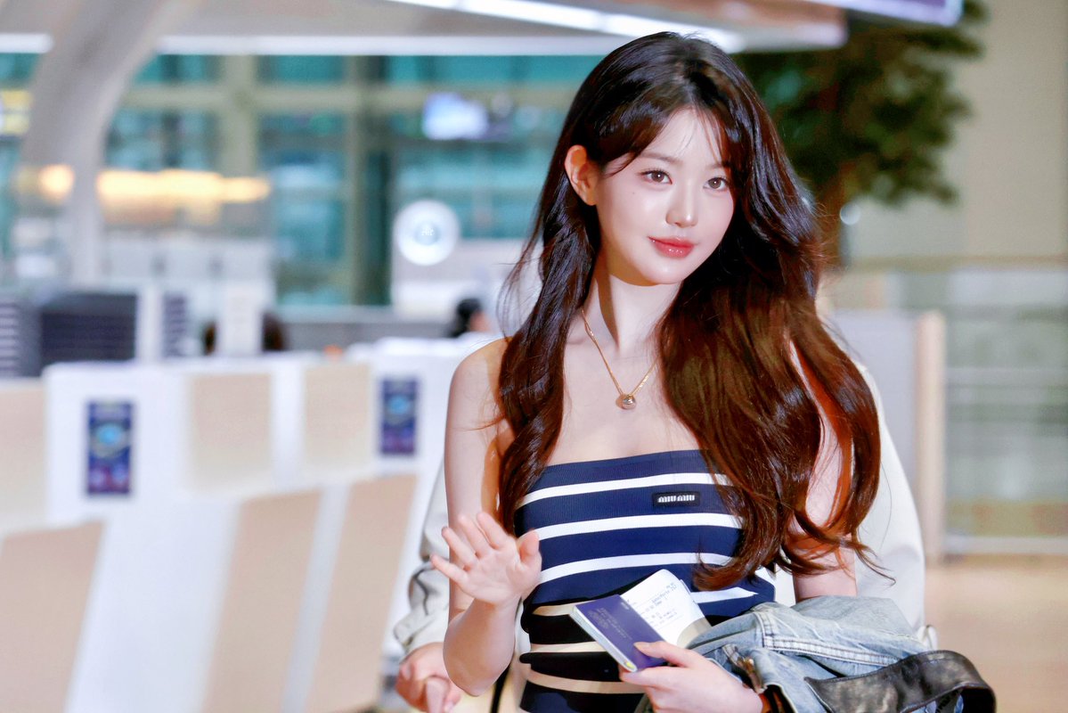 ref：^0^rain tweet media