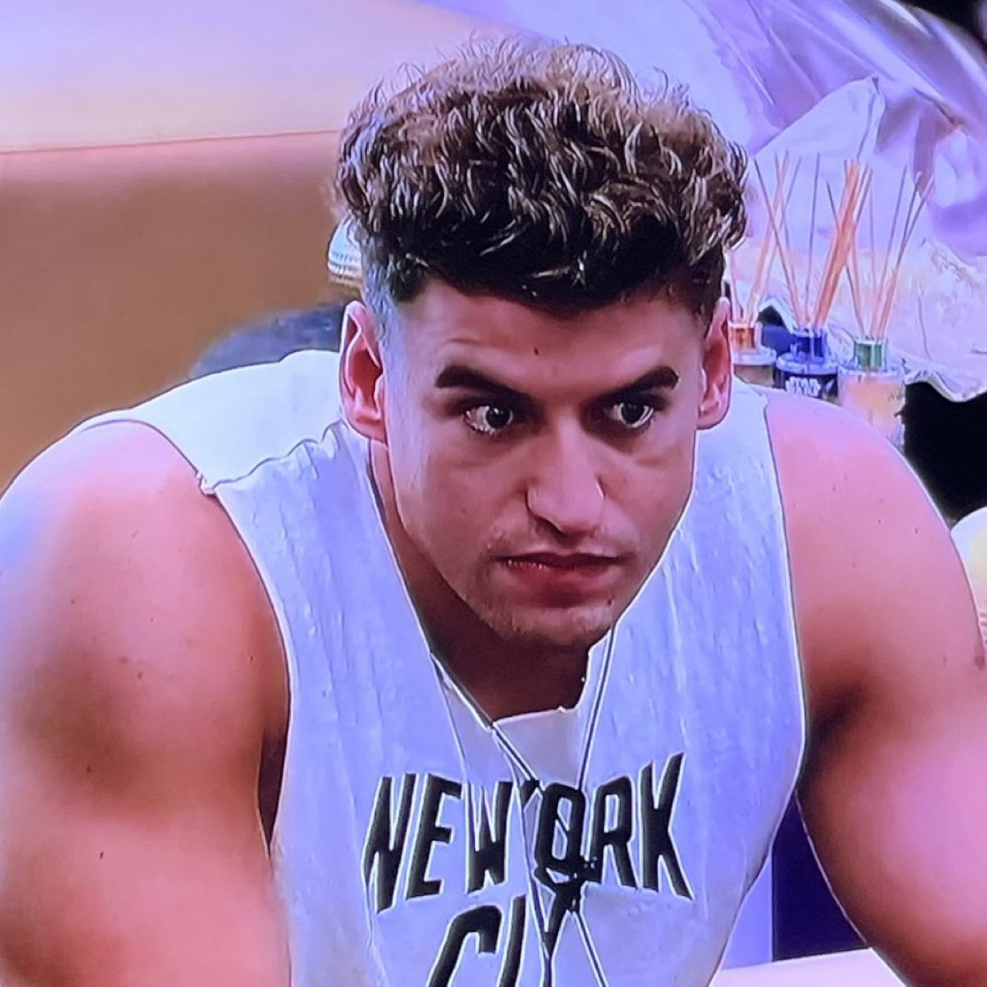 Laura Búfalo tweet media