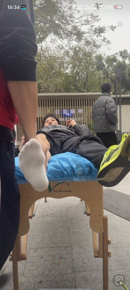 VicentGreg's tweet photo. 2号沈阳有吗，私聊，不重口暴力，其他都接受，如果是图里这种的最好了😘 https://t.co/WU9gebAVQO