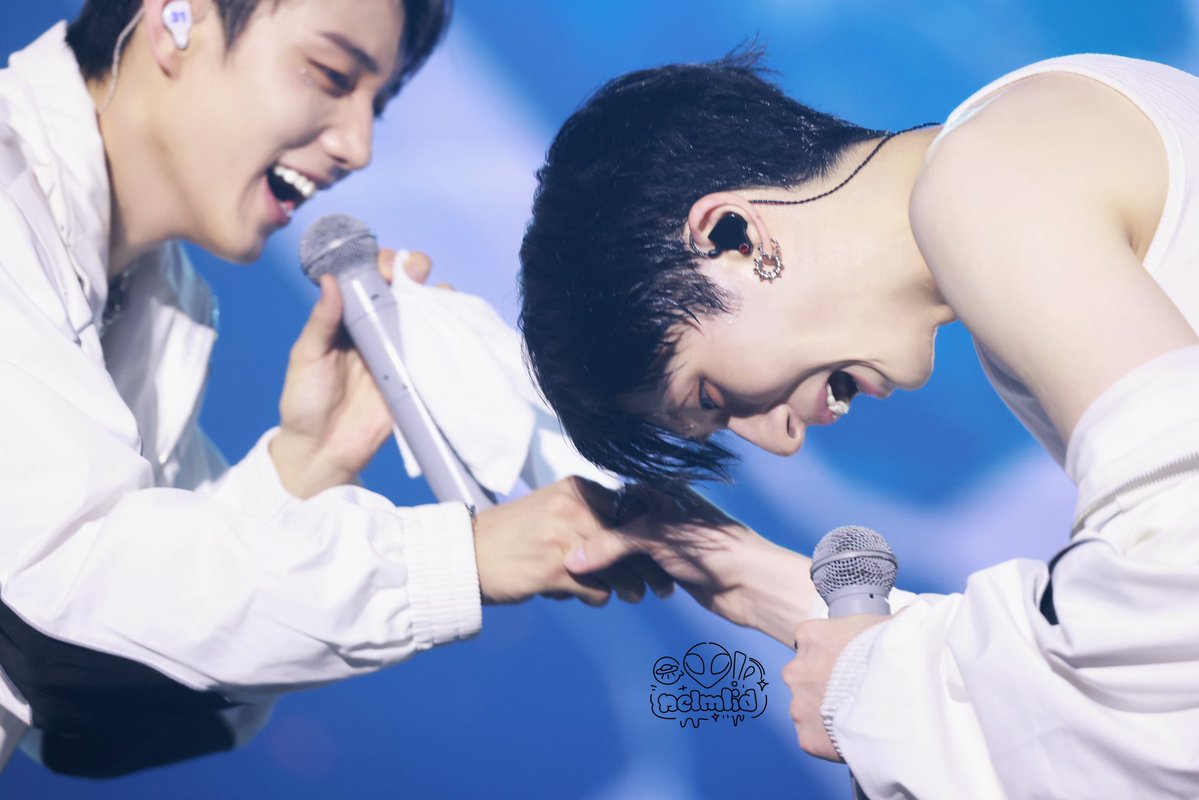 St0nesOu1833 tweet media