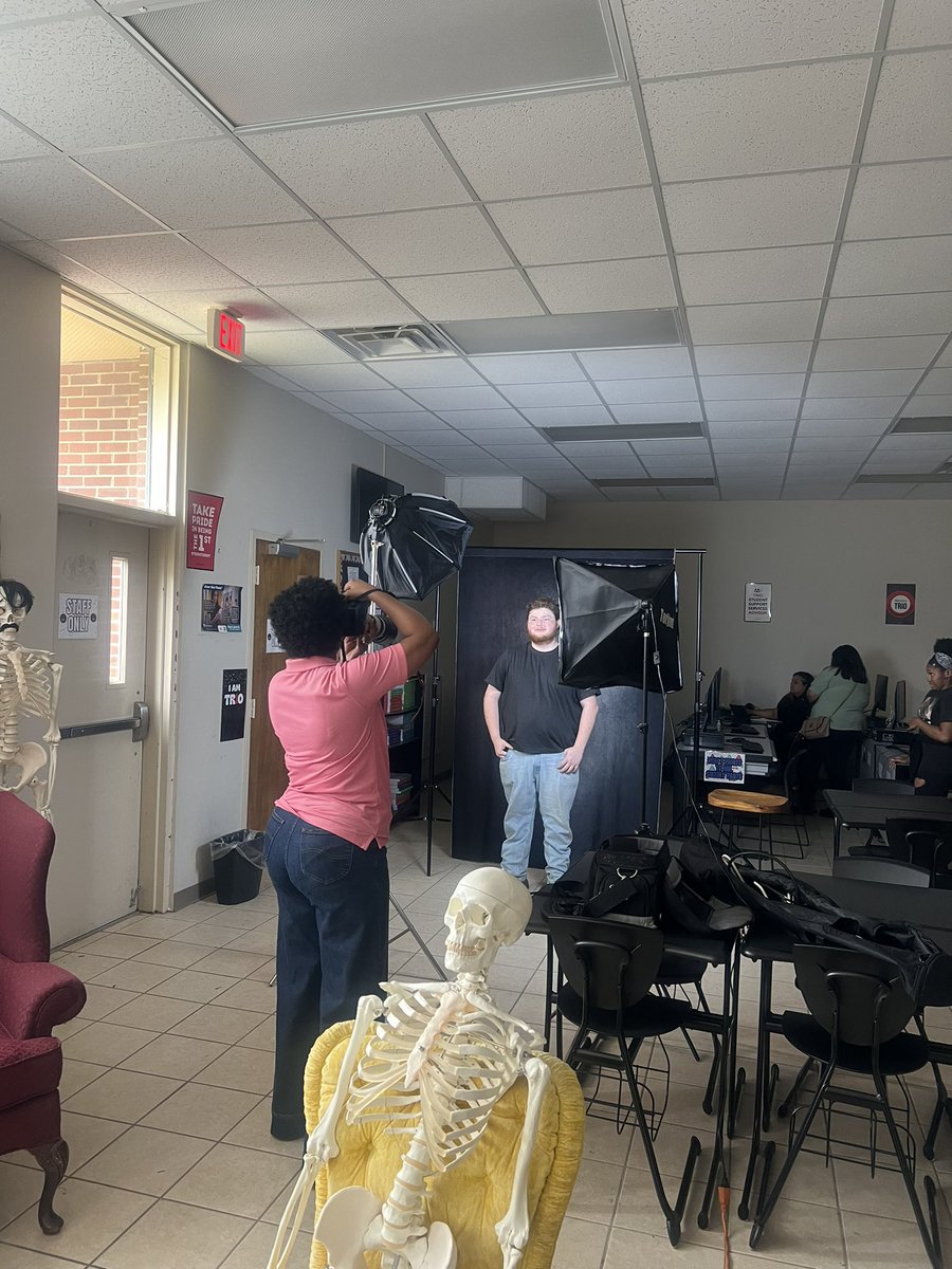ASAP_PREVENTION's tweet image. Professional Headshot Day at GSCC Ayers Campus was a great success! 📸

Students received professional headshots to boost their resumes and online presence, along with valuable prevention materials to support their well-being!
#TeamAsap #COPE #PreventionWorks