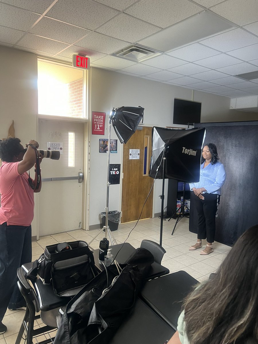 ASAP_PREVENTION's tweet image. Professional Headshot Day at GSCC Ayers Campus was a great success! 📸

Students received professional headshots to boost their resumes and online presence, along with valuable prevention materials to support their well-being!
#TeamAsap #COPE #PreventionWorks