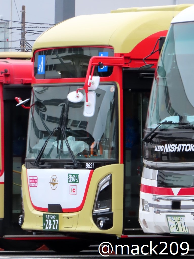 西東京バス（八王子200か 28-27／社番:B12621 今年1月に導入した