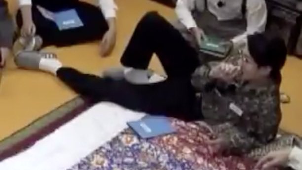 jungkook's ''draw me like one of your french girls'' pose