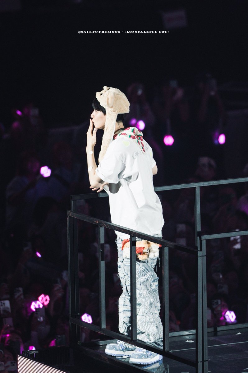 sail to the moon tweet media