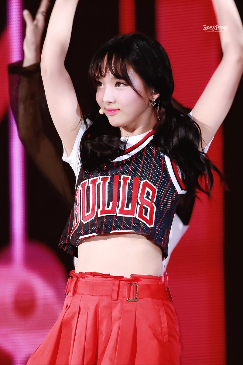 RosyPaws0329's tweet photo. ��

#AprilFoolsDay
#TWICE #트와이스 
#나연 #NAYEON #ナヨン
@JYPETWICE https://t.co/HWwdvpeEsd