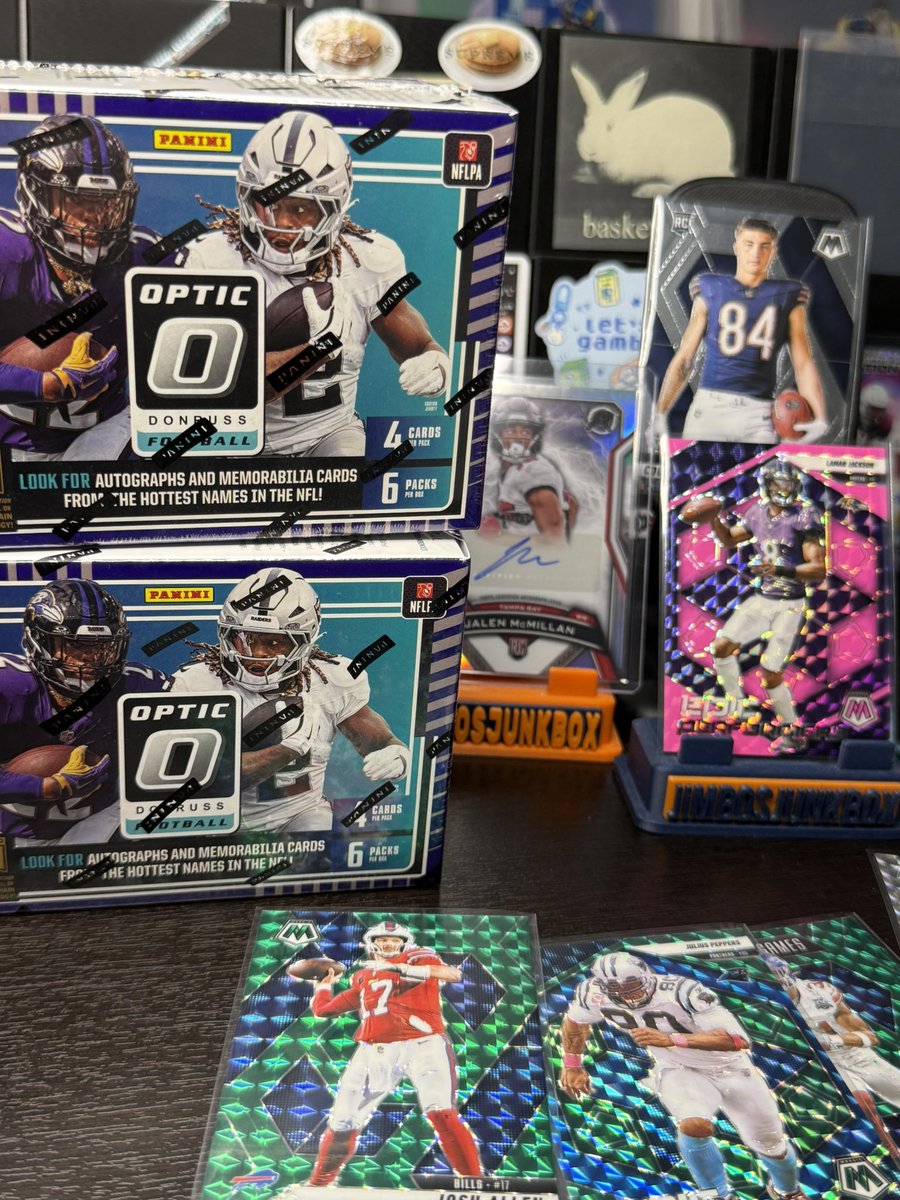 JimbosJunkbox's tweet image. i put my everything into tonight’s show for y’all over $100 in inventory like a dozen chances at uptown or optic downtowns. 

thank you all so so much for supporting the stream since last june. whatnot.com/live/fd0f8cfd-…

i finally am finding a system and have week to week supplier