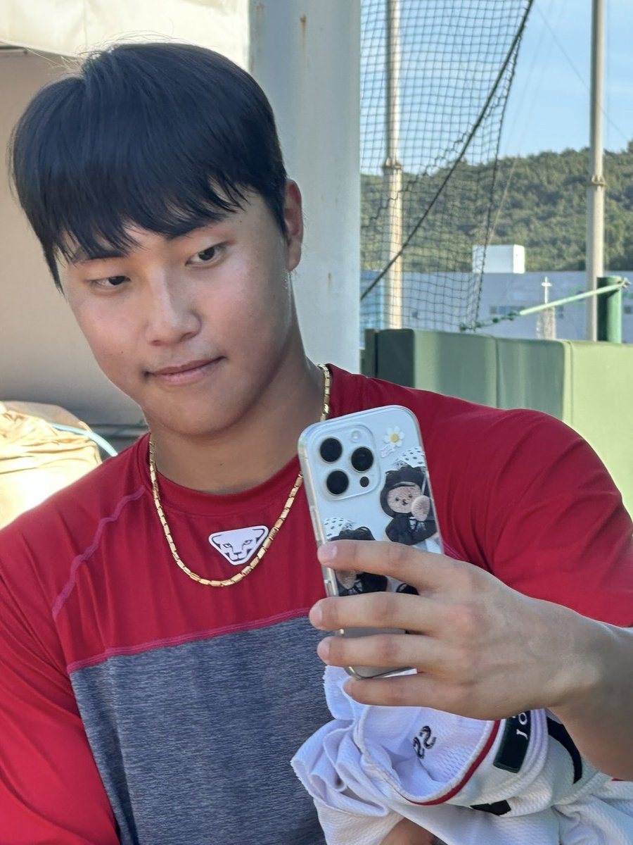 태풍 Kang tweet media