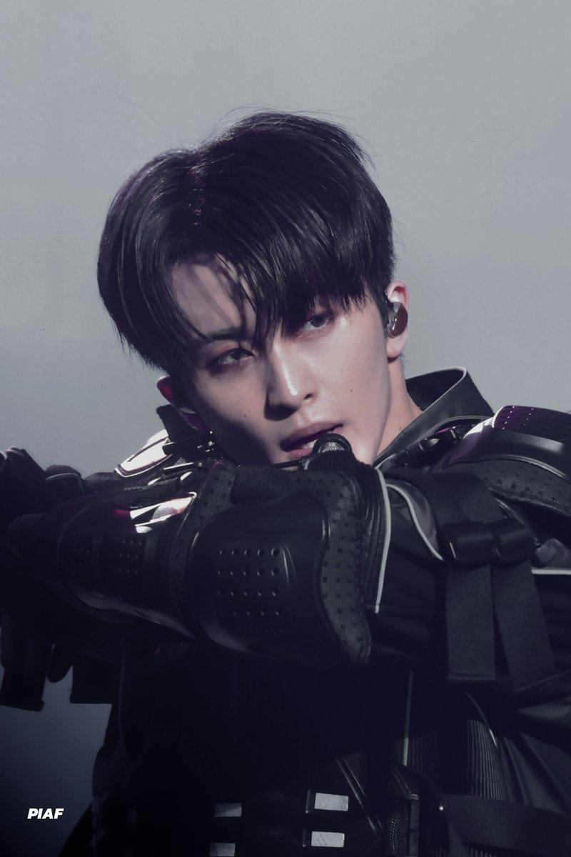 -S.louxy tweet media