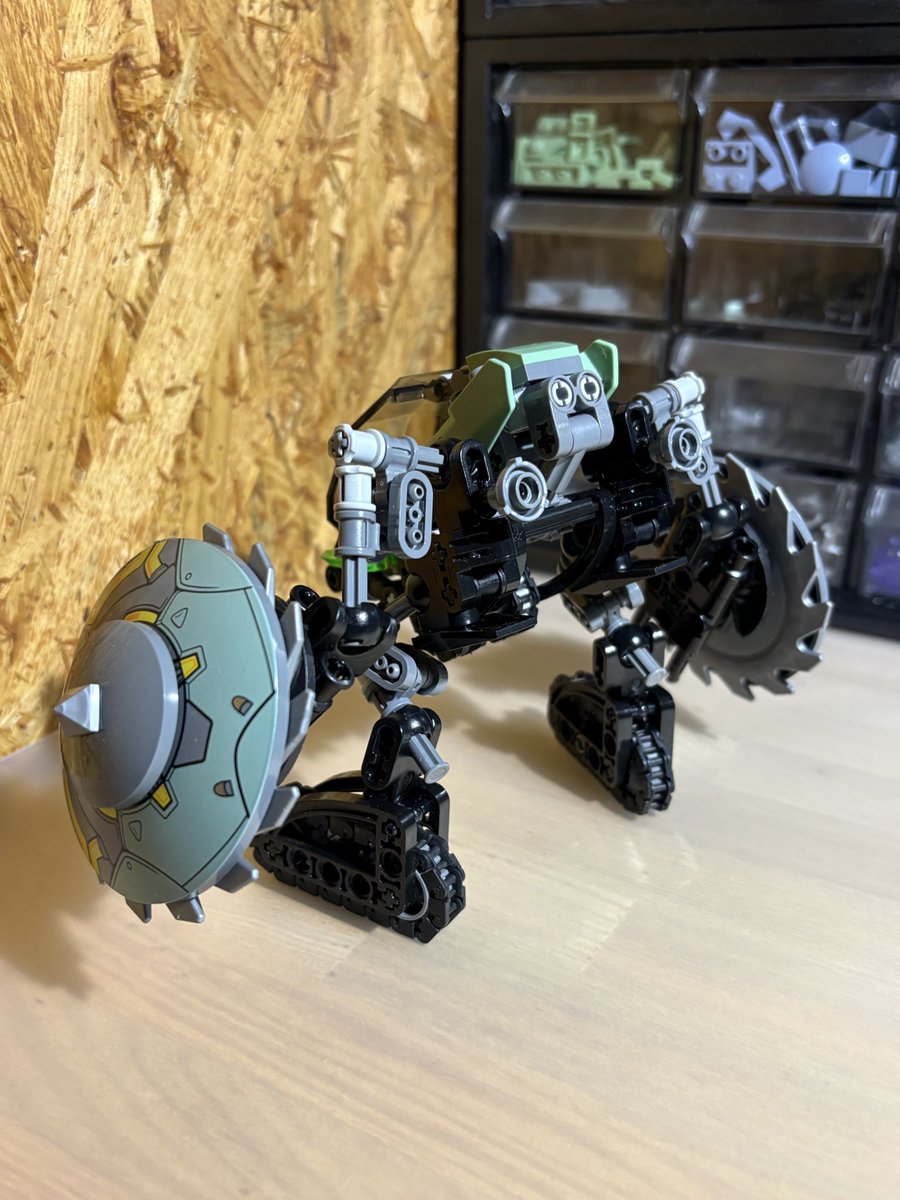w0123h1107's tweet photo. 「AT.bohrok」 https://t.co/t1oYfkPCdS