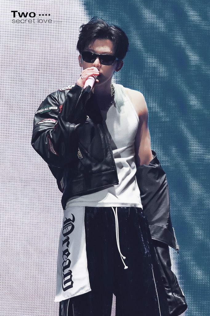 Two_secretlove tweet media