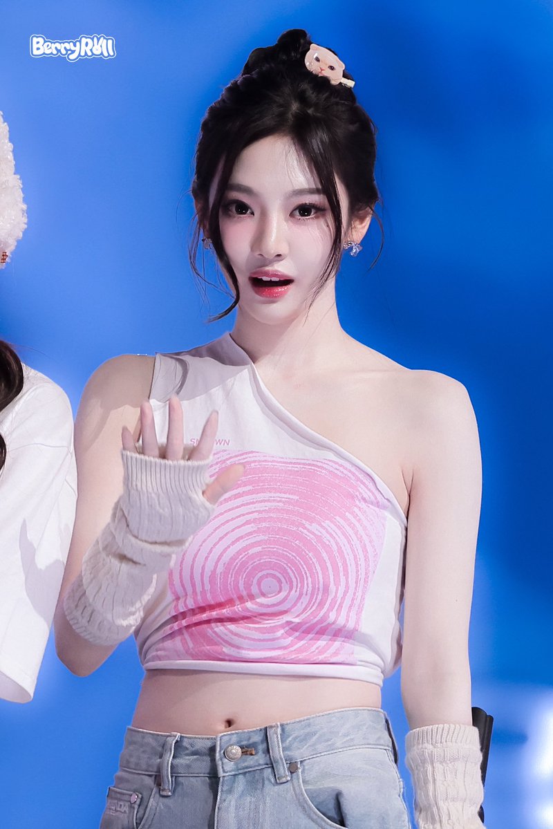 BerryROLL tweet media