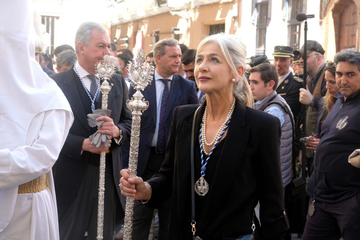 La #SemanaSanta en #Andalucía nos brinda momentos inolvidables. Acompañar a la <a href="/HdadCandelaria1/">Hdad Candelaria Oficial</a> de #Sevilla es uno de ellos.

Vuelve a sonar este #MartesSanto, tras 25 años de su creación, la marcha creada por Manuel Marvizón para la Candelaria. 

Gracias por vuestra acogida.