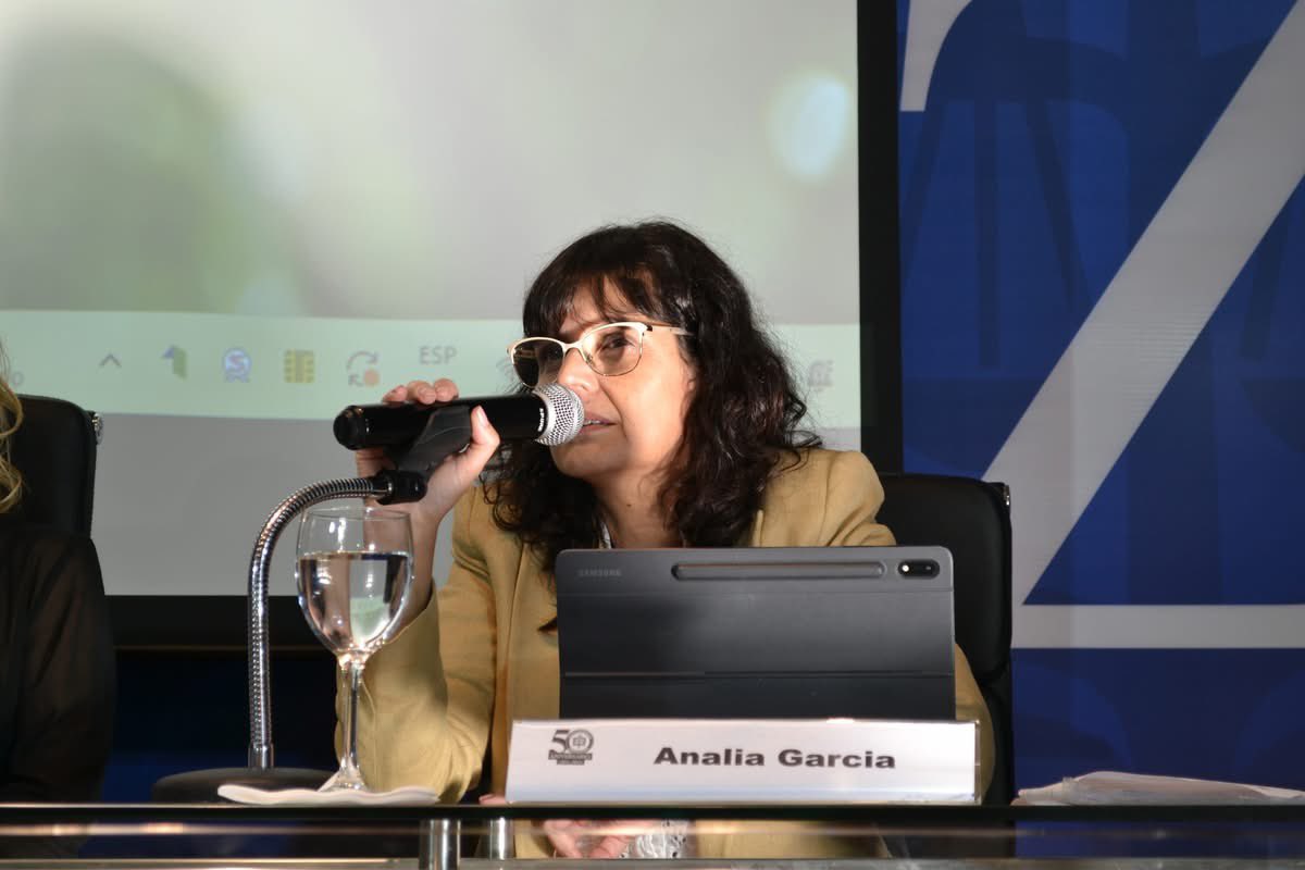 MPaulinoCastro's tweet photo. 📍Hoy se llevó a cabo la conferencia "Reforma Laboral en Argentina. Nuevos paradigmas. Cambios y desafíos", organizada por el CALZ y la Facultad de Derecho UNLZ.
La disertación la llevó a cabo el Dr. Matías Cremonte y la Dra. Analia García.

#SomosCalz https://t.co/8XrA5NFz4c
