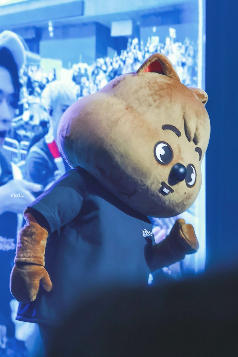 𝘮𝘰𝘯𝘨. tweet media