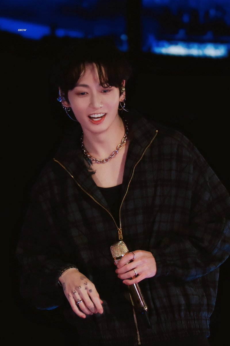 SNOW.🐾 tweet media