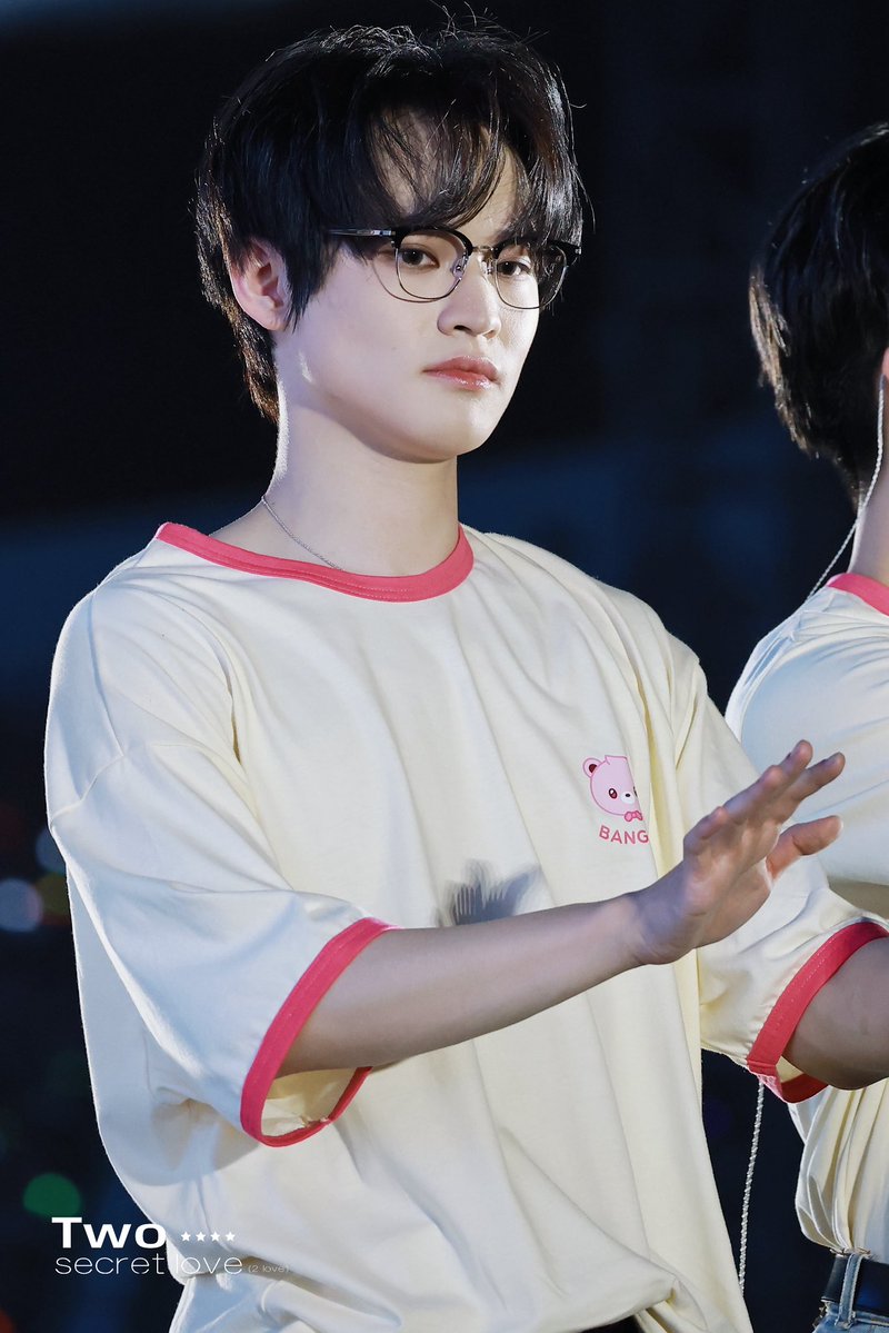 Two_secretlove tweet media