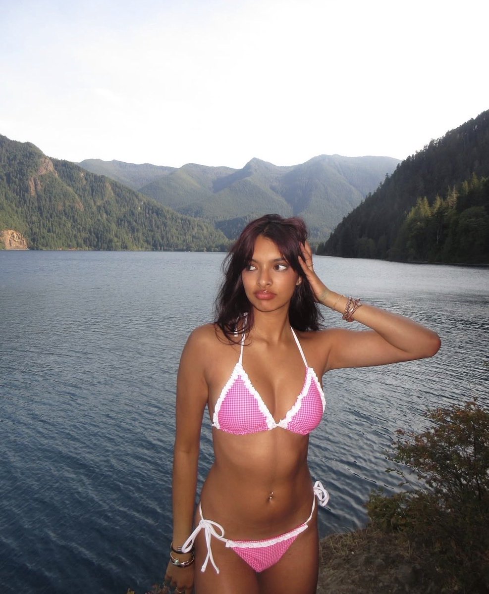 𝙱𝚁𝙾𝚆𝙽 𝙱𝙾𝙿𝙿𝙴𝚁𝚂 tweet media