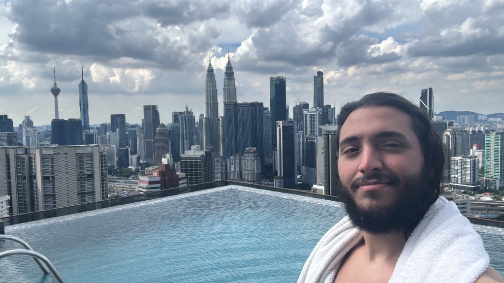 يوسف tweet media