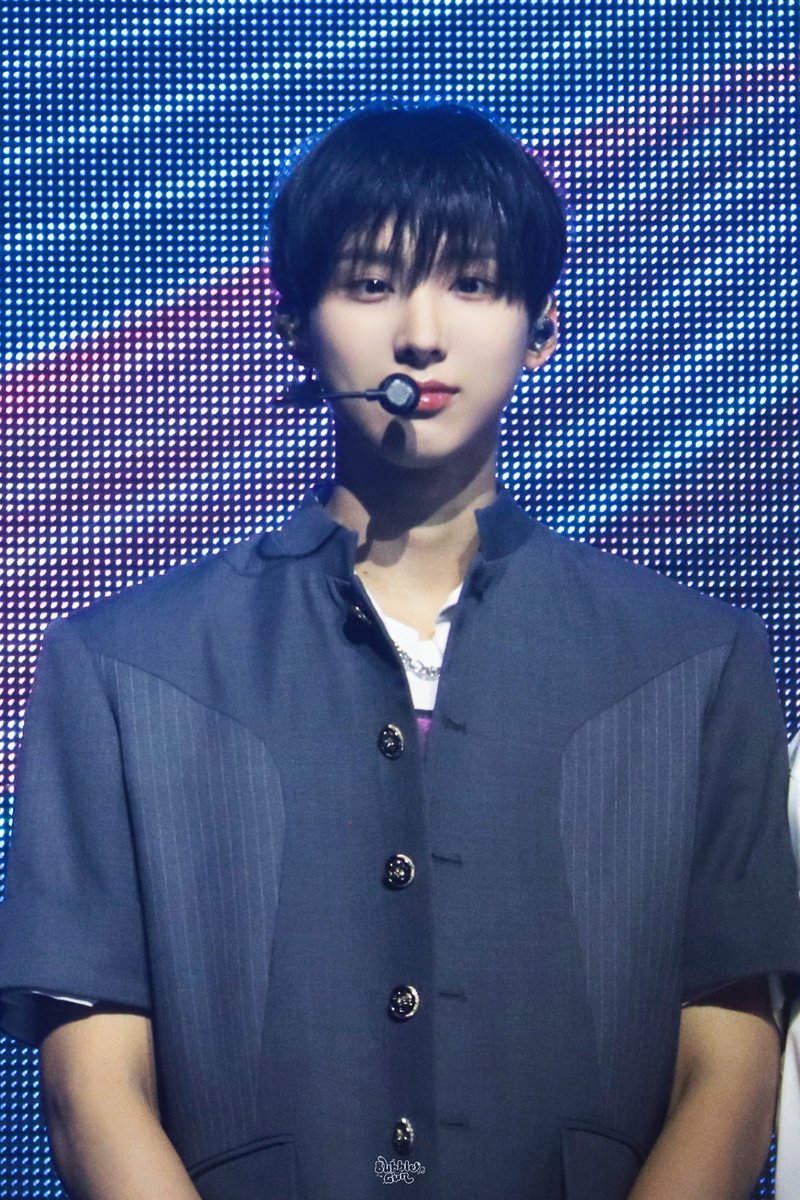 쥐 가족 출동!! 🐹💨

#AprilFoolsDay
#주왕 #JUWANG
#KickFlip #킥플립