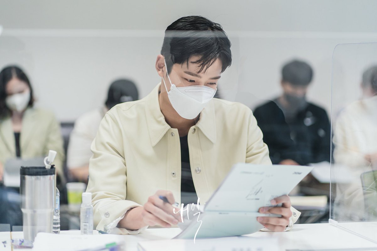ifonz0915's tweet image. ⏳[260401] 4 years of ‘Tomorrow’!✨ the drama that still makes me cry like a baby every time..🥲🫶🏼

#Tomorrow #내일 
#ROWOON #로운 #ロウン 

📣 석우야… 보고 싶어