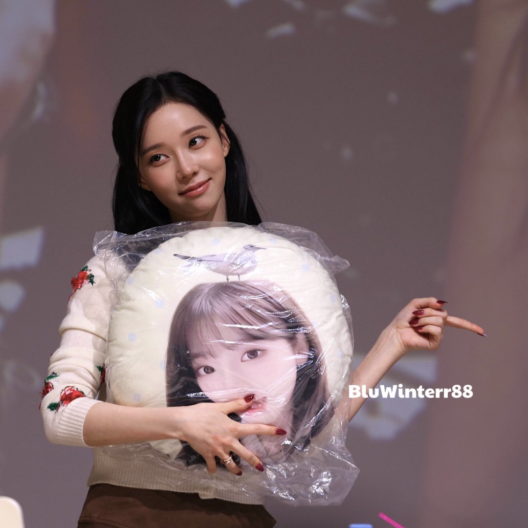 88 ☃︎☃︎ tweet media