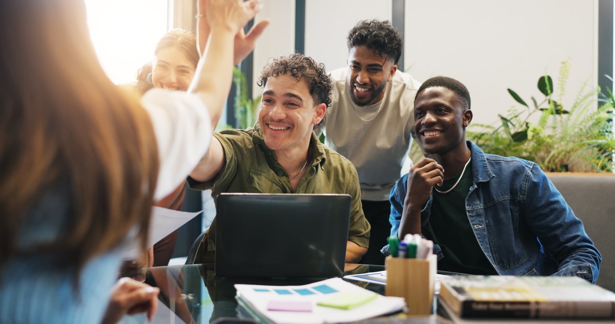 BerryNetwork's tweet photo. Good marketing makes the company look smart. Great marketing makes the customer feel smart.” – Joe Chernov. Customer-focused strategy drives results. #MarketingQuote #CustomerExperience https://t.co/hBszyT4Bob