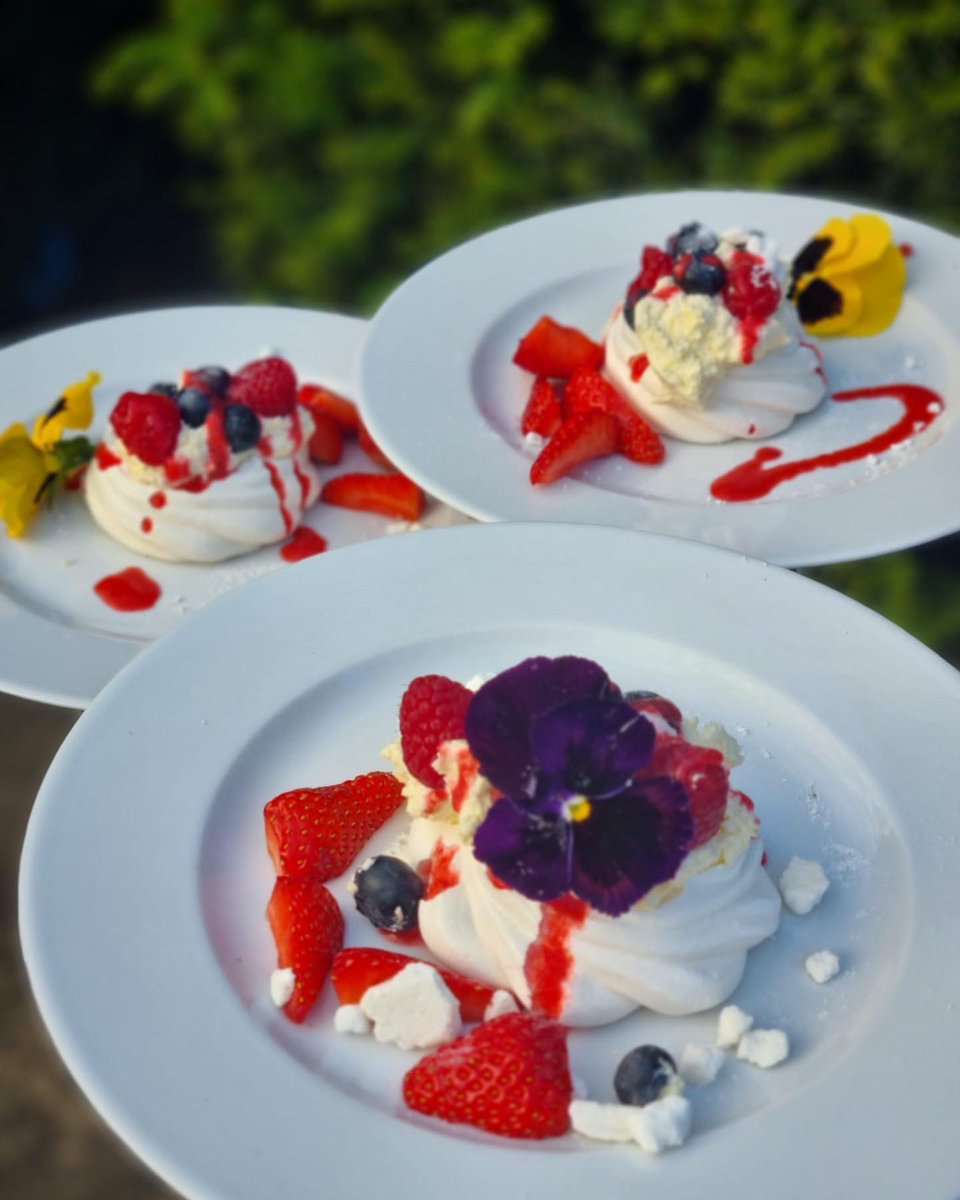 GourmetHog's tweet image. March has flown by, and spring events are already taking shape.

If catering’s still on your list, now’s a good time to tick it off ✅ 🍖🗒️

#SpringEvenings #OutdoorEvents #EventPlanning #WeddingSeason #UKEvents #EventCatering