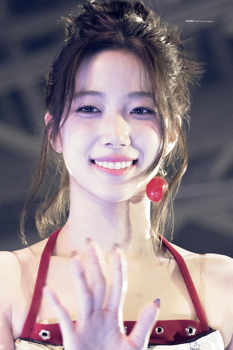 𝗺𝗮𝘅 tweet media