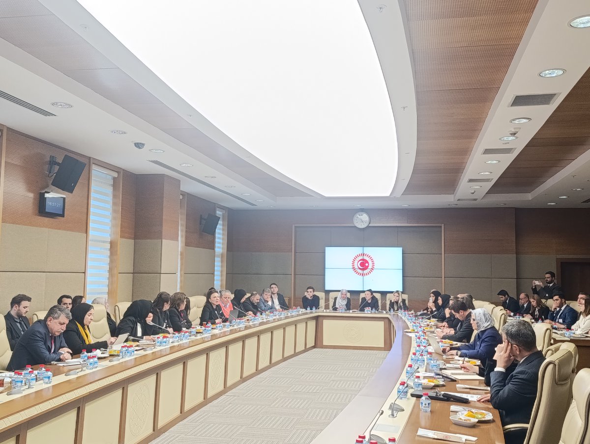 Elif Esen tweet media