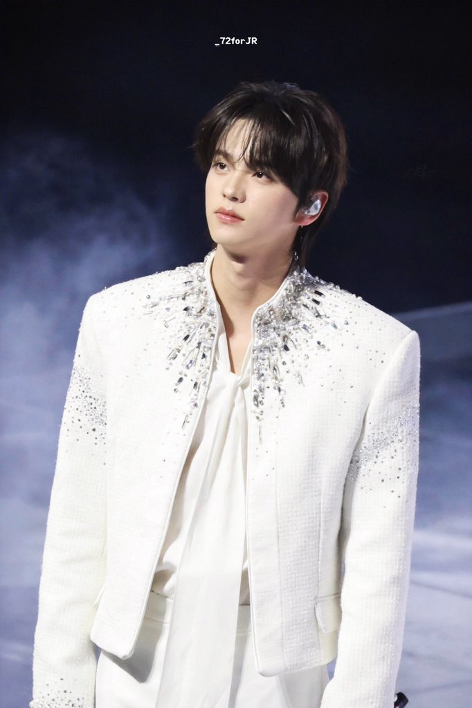 _72forJR tweet media