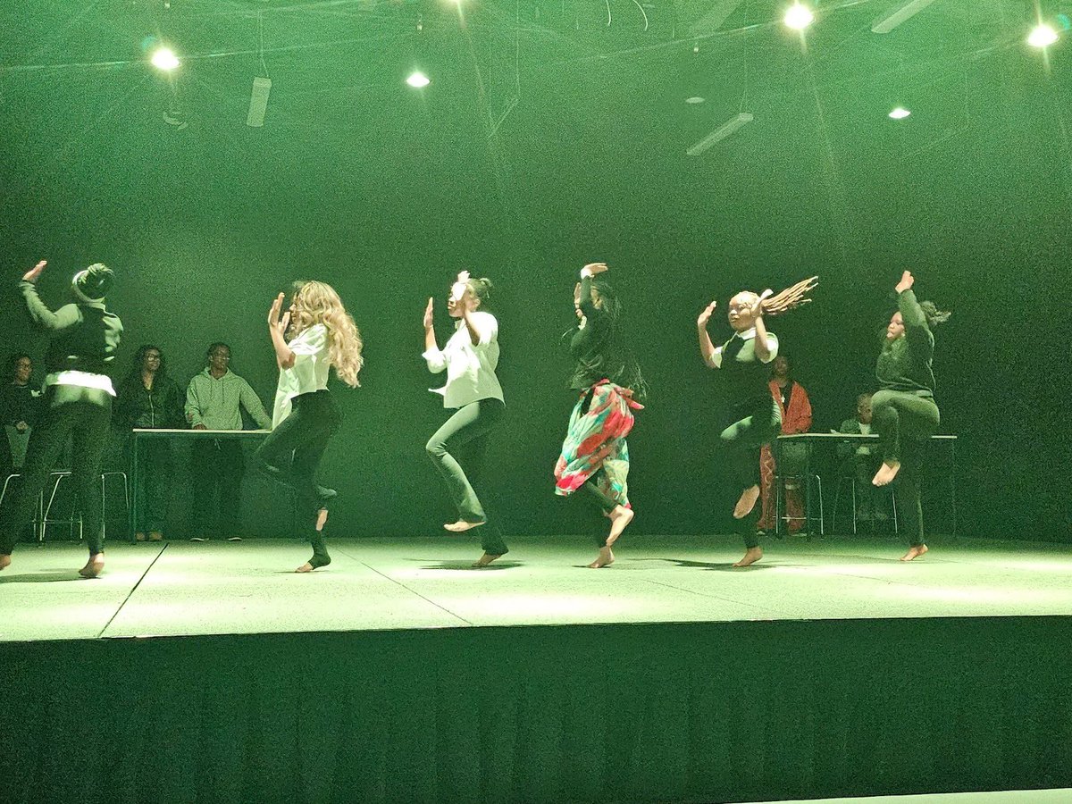 ILCharters's tweet photo. Last month, @ArtInMotionChi hosted its Black History Month Showcase. We're thrilled to see the AIM community putting their new stage, curtain, lights, and sound system to good use thanks to an Illinois Impact Initiative Charter Schools Program Grant! https://t.co/2xoOk8bdUE