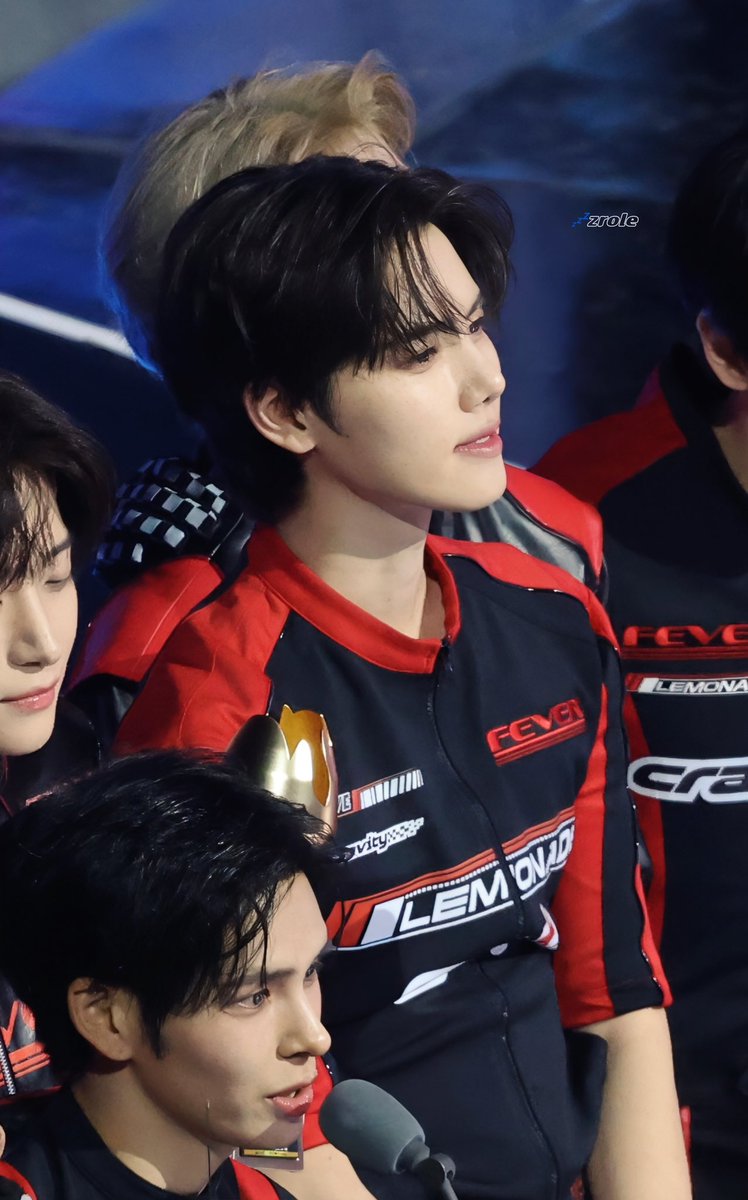 슝ᶻᶻᶻ tweet media