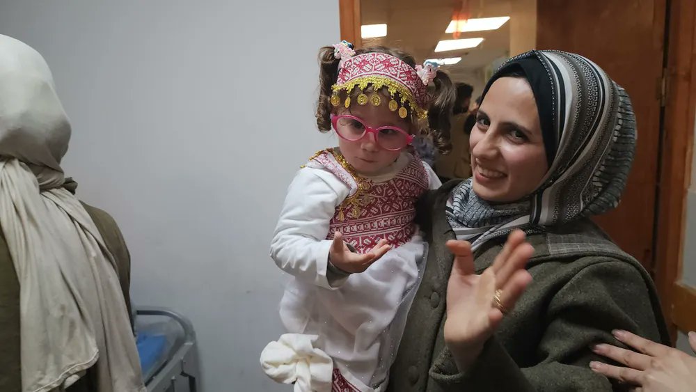 NOS Mirror tweet media