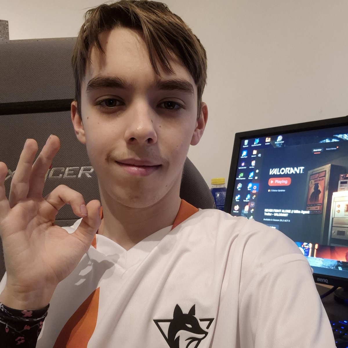 maxxvlr's tweet photo. TOG Jersey timeeeee 🦊❤️ https://t.co/cV7oBTSQNs
