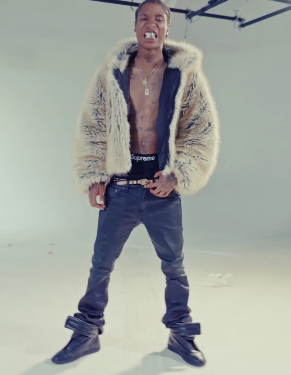 I swear every rapper got a pair of futures now 🤣