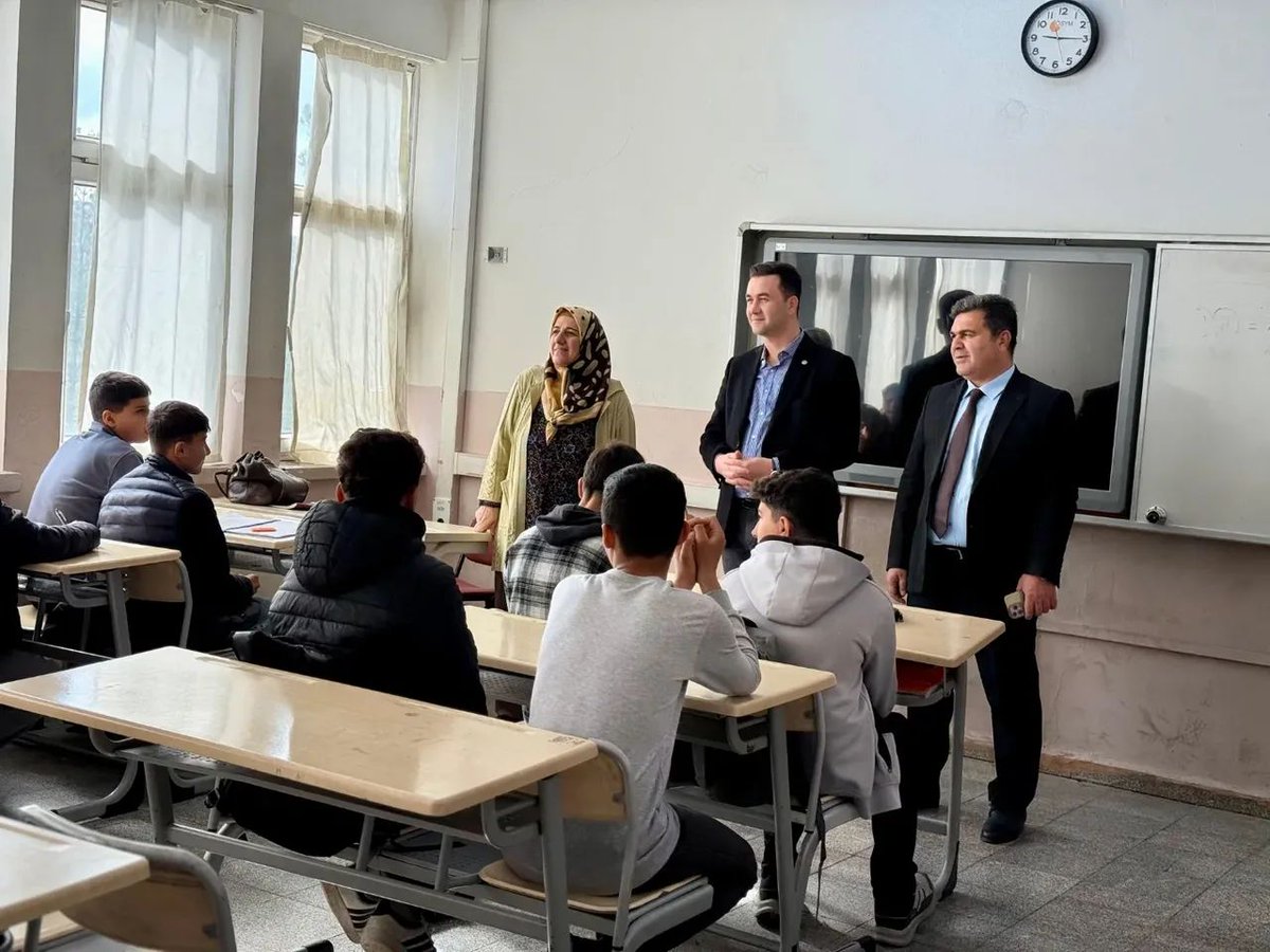 midyatilcemem's tweet photo. Kaymakamımız Sn. Mehmet Kaya, İlçe Müdürümüz Sn. @abdurrahimdmr47 ile birlikte @aihl_karaman, @MidyatAL, @telkarimtal ile Midyat Özel Eğitim Anaokulu’nu ziyaret ederek okulda yürütülen çalışmalar hakkında bilgi aldı. 
@Yusuf__Tekin
@mardinilmem @ali_eyyupkoca 
@midyatkaymakam https://t.co/AfMAHhuEMf