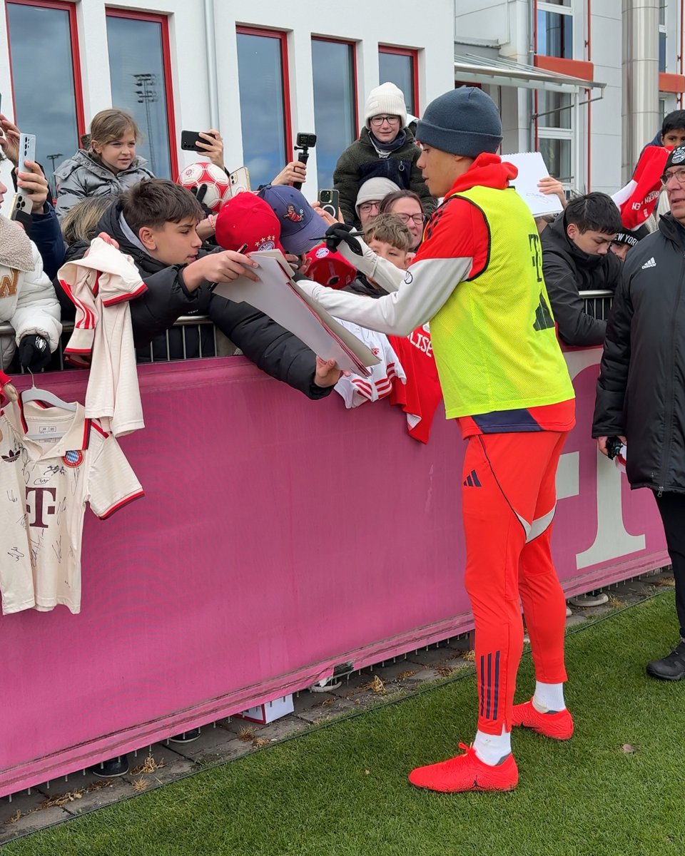FC Bayern München tweet media